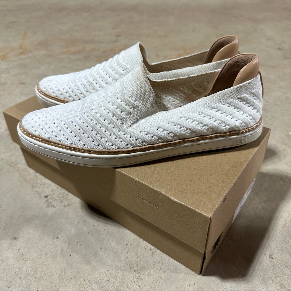 UGG Sammy Chevron Trainers Slip-On Slippers Sneakers White & Tan Size 9 - Picture 5 of 13